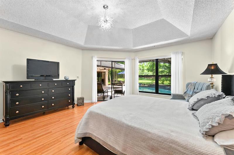 Image 21 of 37 For 1106 Waterbrook Ln