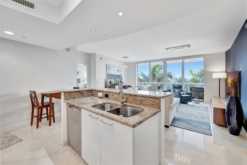 Image 11 of 49 For 1 Ocean Blvd  612
