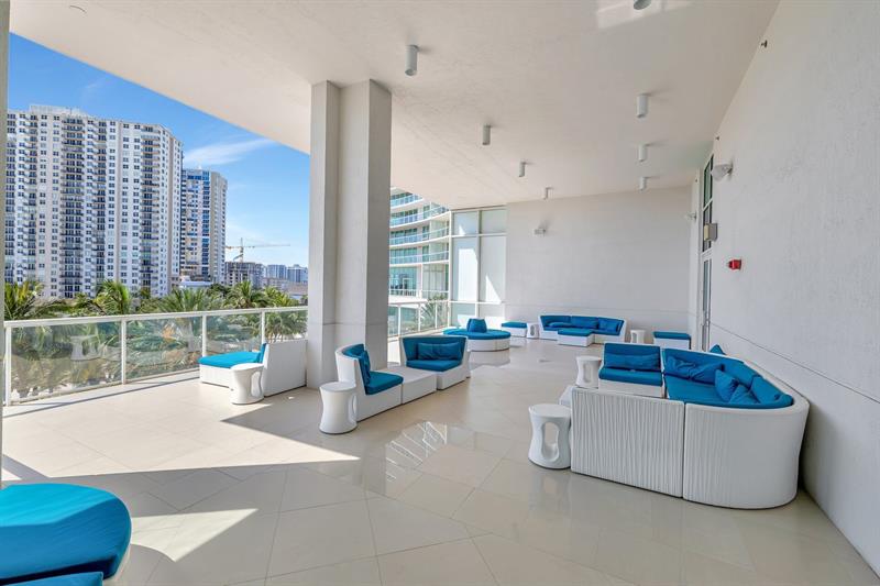 Image 60 of 99 For 1 Ocean Blvd  612