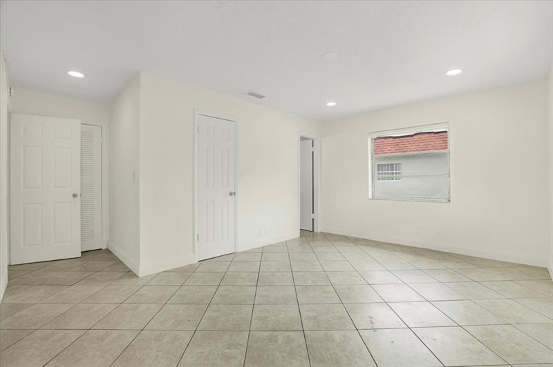 Image 18 of 33 For 10151 35th St  2-b