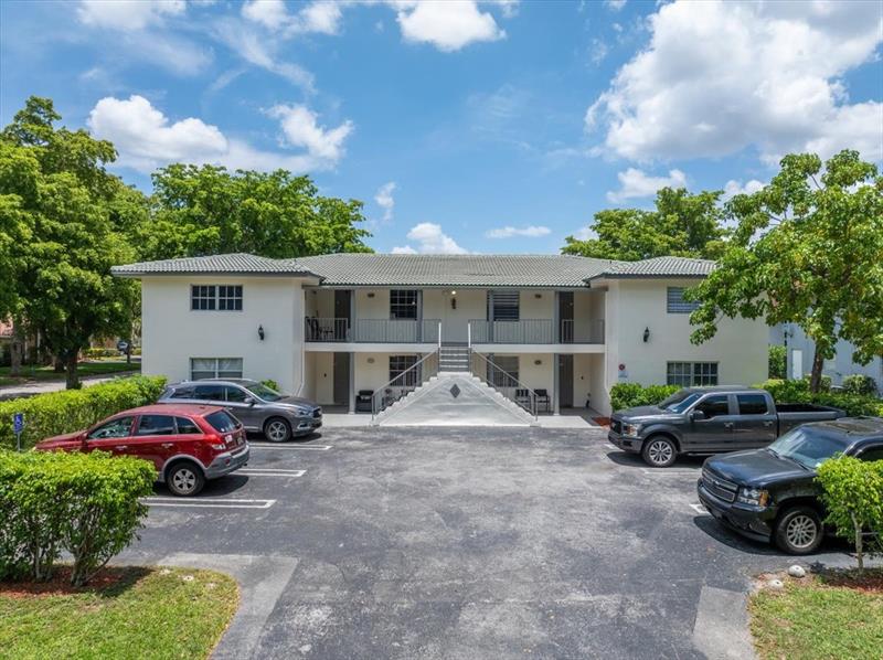 Image 2 of 33 For 10151 35th St  2-b