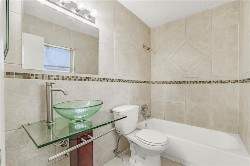 Image 20 of 33 For 10151 35th St  2-b