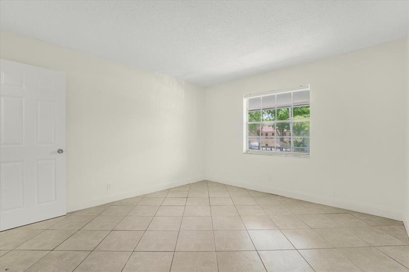 Image 22 of 33 For 10151 35th St  2-b