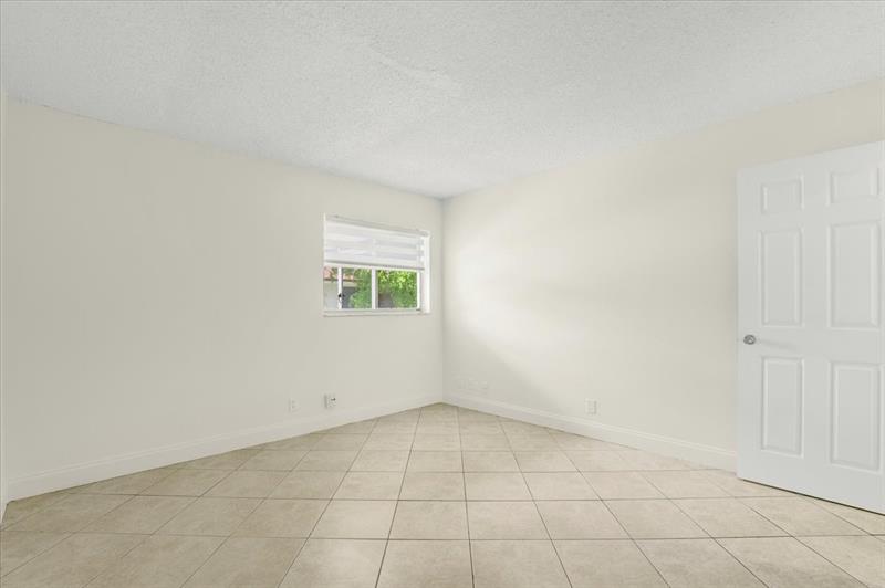 Image 28 of 33 For 10151 35th St  2-b