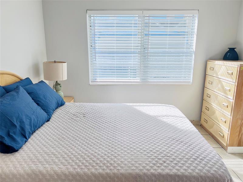 Image 16 of 21 For 120 20 Ave  12