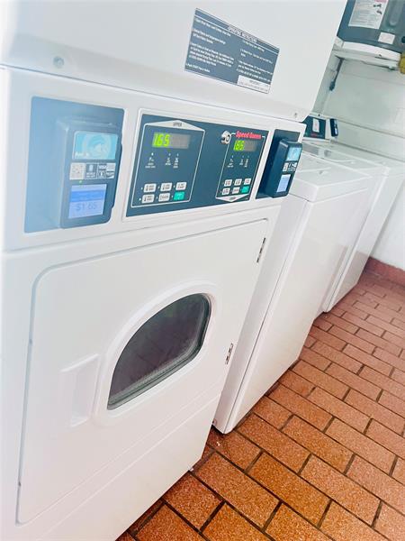 Image 18 of 21 For 120 20 Ave  12