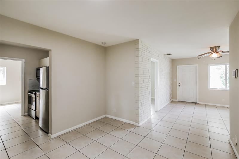 Image 11 of 30 For 1021 25th Way