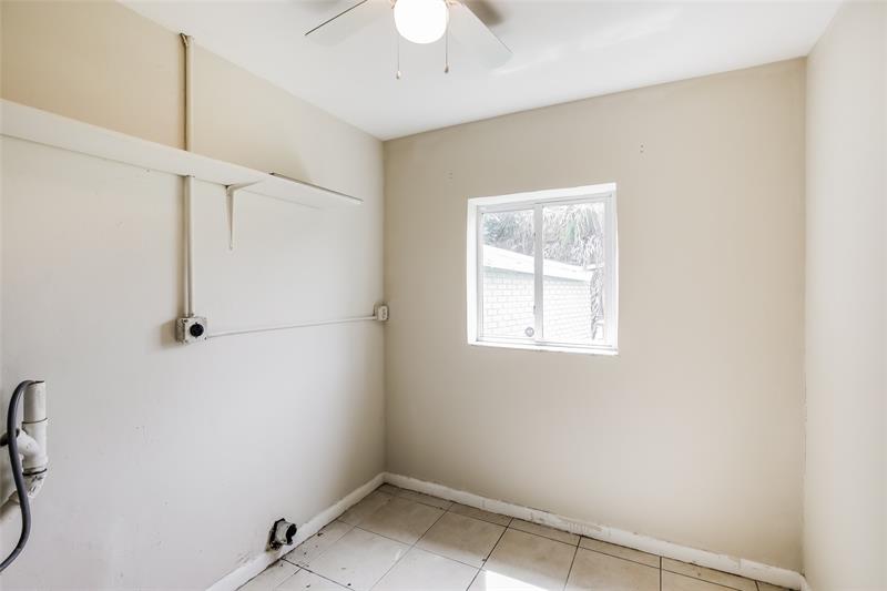 Image 17 of 30 For 1021 25th Way
