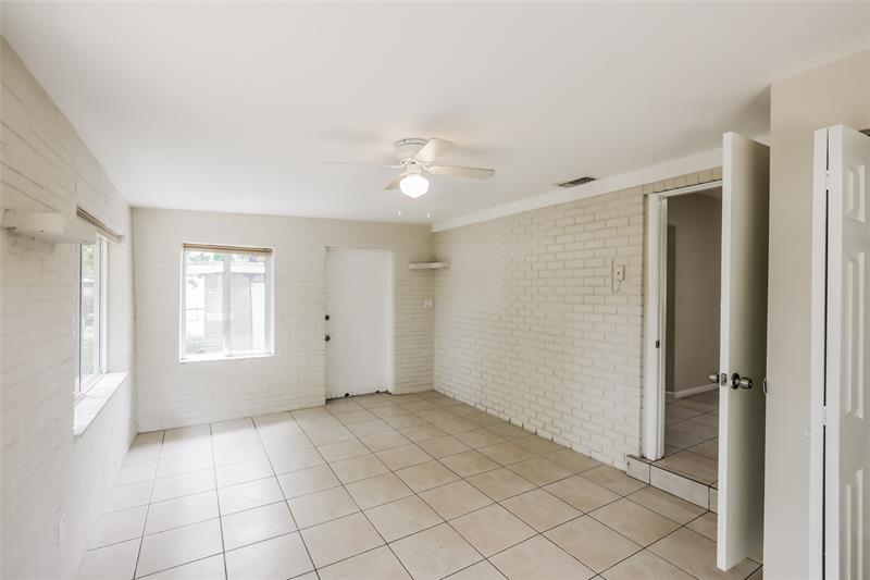 Image 7 of 30 For 1021 25th Way