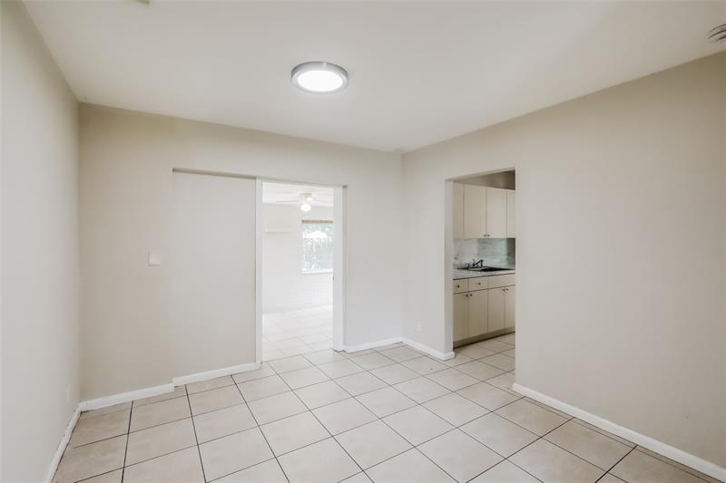 Image 8 of 30 For 1021 25th Way