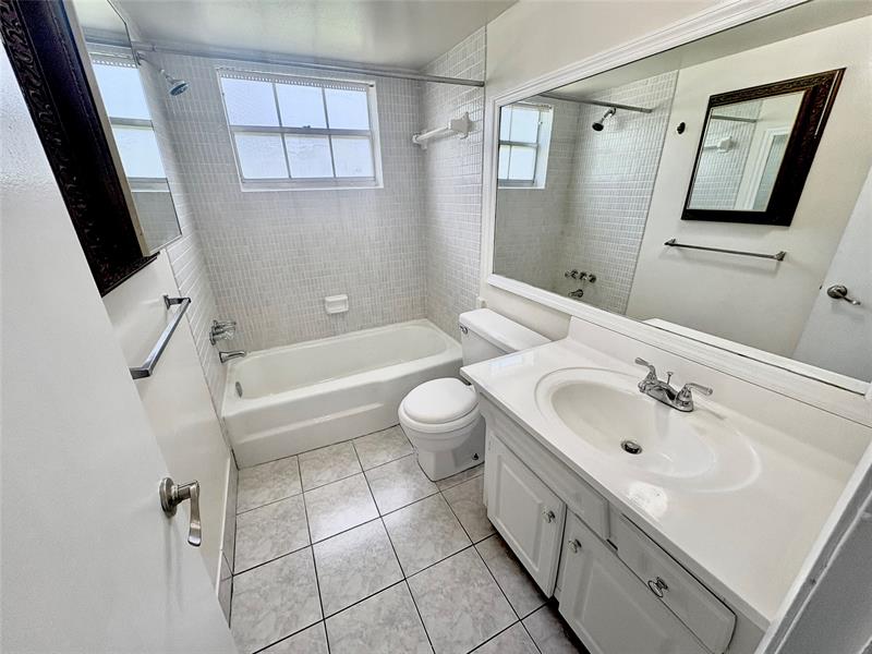 Image 18 of 31 For 4140 44th Ave  116