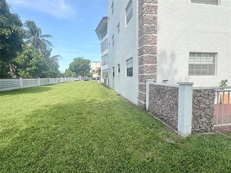 Image 24 of 31 For 4140 44th Ave  116
