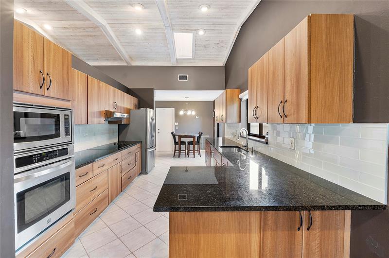 Image 12 of 50 For 8208 80th St
