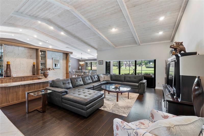 Image 4 of 50 For 8208 80th St