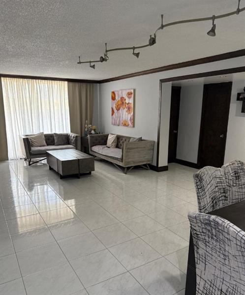 Image 4 of 8 For 1833 Ocean Dr  1209