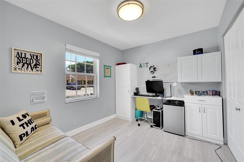 Image 11 of 34 For 6845 30th Ave# 5c