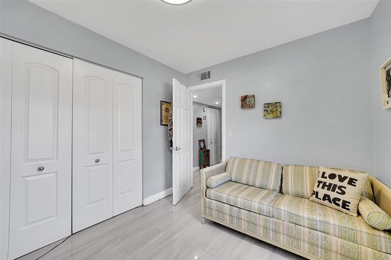 Image 12 of 34 For 6845 30th Ave# 5c