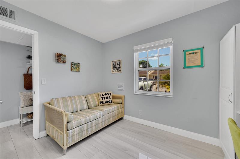 Image 13 of 34 For 6845 30th Ave# 5c