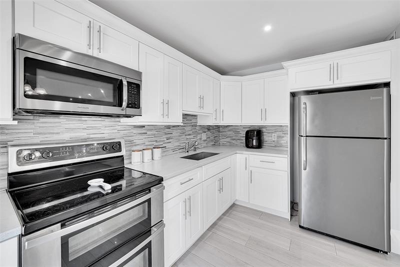 Image 24 of 34 For 6845 30th Ave# 5c