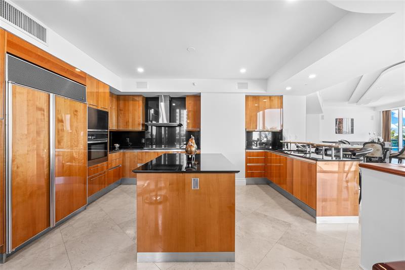 Image 14 of 71 For 1600 Ocean Blvd  301