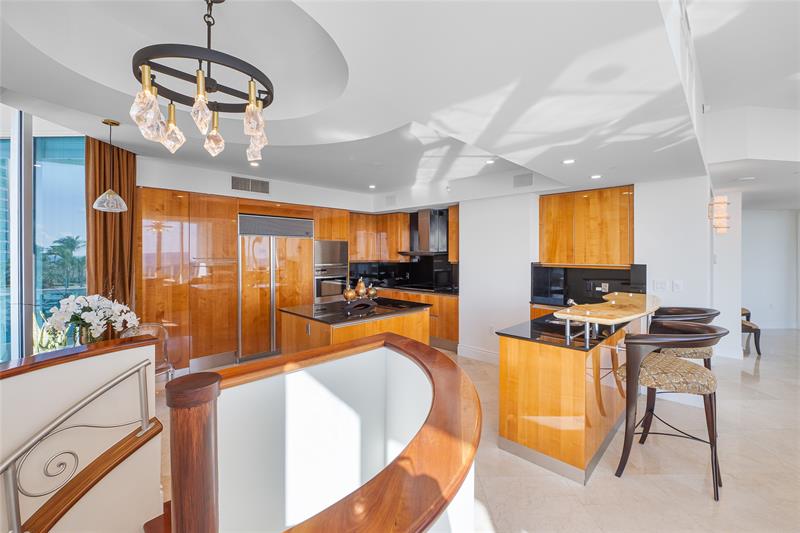 Image 16 of 71 For 1600 Ocean Blvd  301
