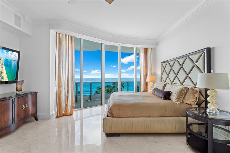 Image 18 of 71 For 1600 Ocean Blvd  301