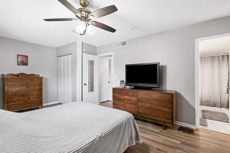 Image 12 of 17 For 3220 Pine Island Rd  508