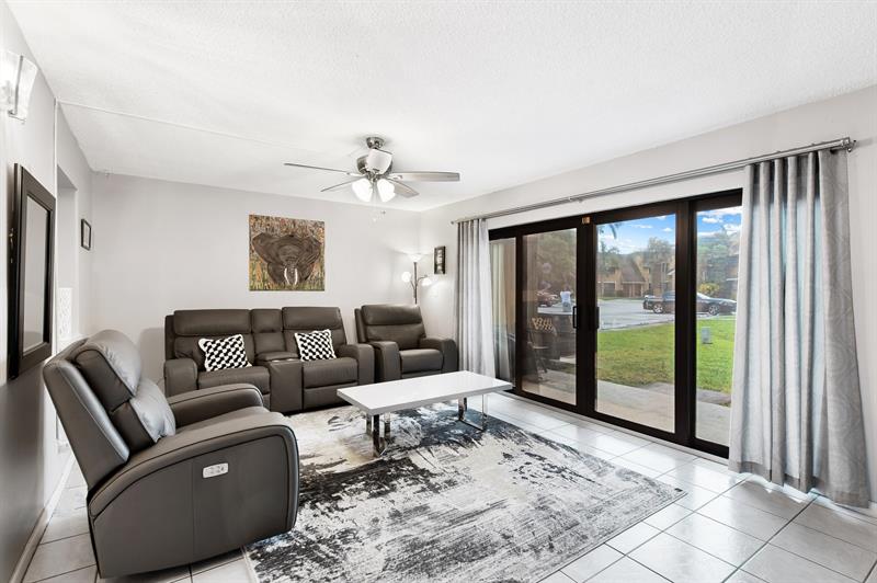 Image 4 of 17 For 3220 Pine Island Rd  508