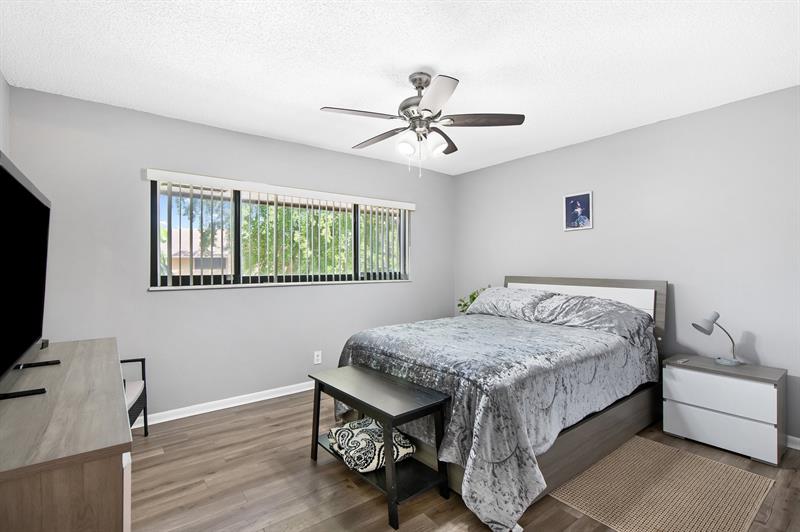 Image 8 of 17 For 3220 Pine Island Rd  508