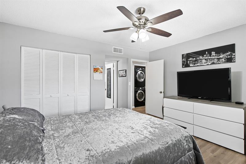 Image 9 of 17 For 3220 Pine Island Rd  508