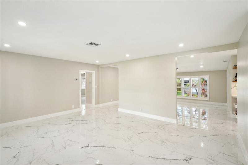 Image 20 of 60 For 720 2nd St  
