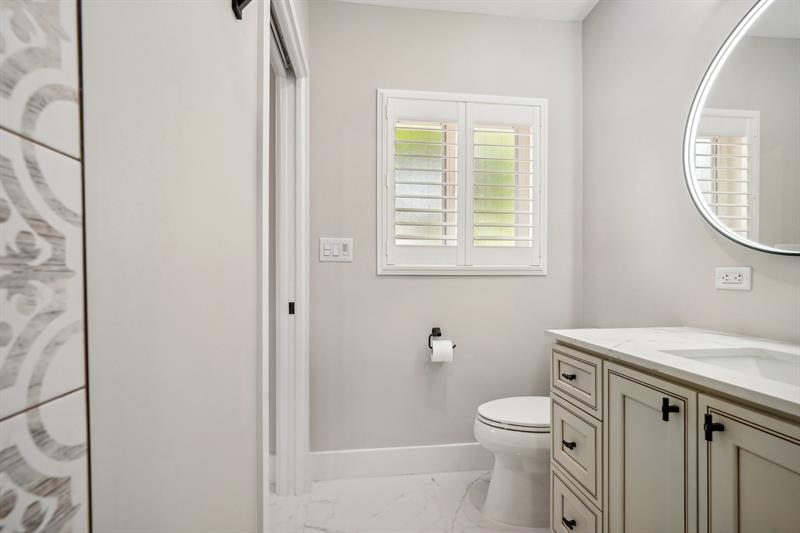 Image 32 of 60 For 720 2nd St  