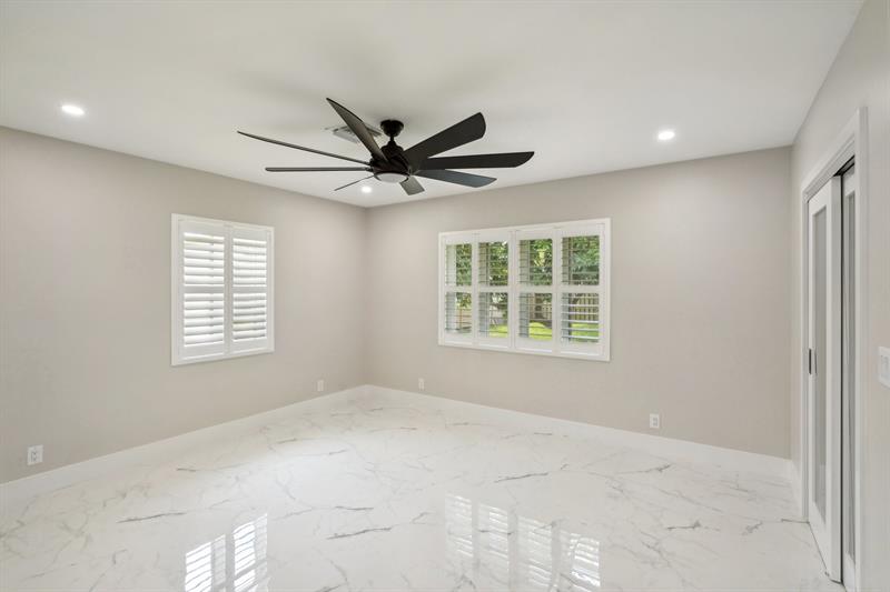Image 33 of 60 For 720 2nd St  