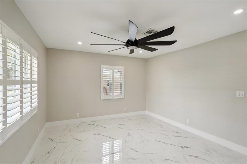 Image 38 of 60 For 720 2nd St  