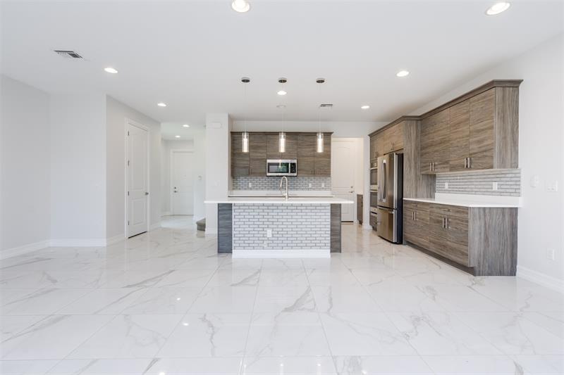 Image 14 of 59 For 10124 Brickhill Dr  10124