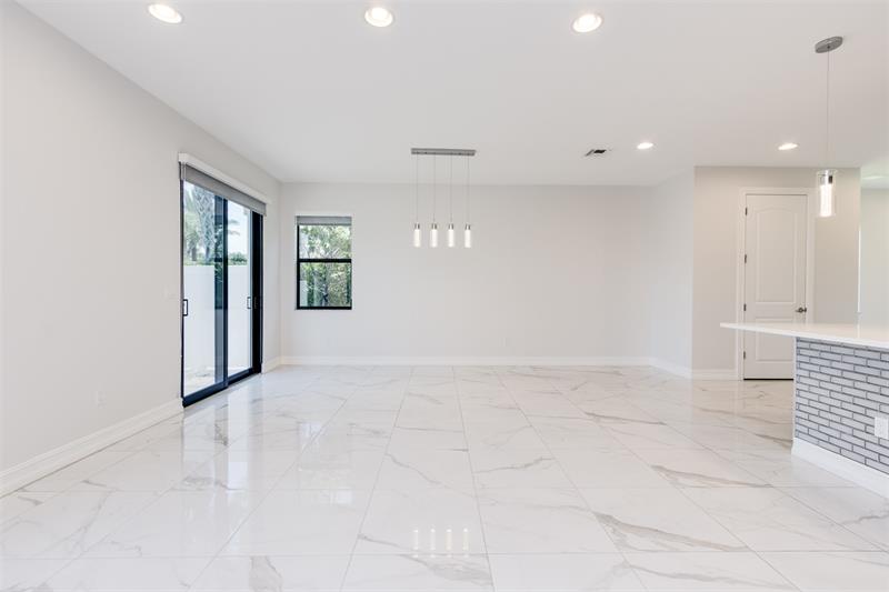 Image 27 of 59 For 10124 Brickhill Dr  10124