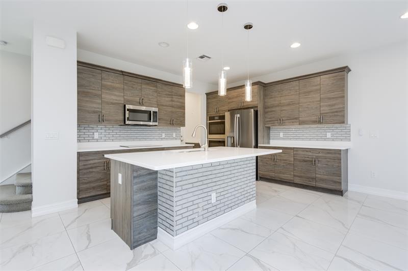 Image 5 of 59 For 10124 Brickhill Dr  10124