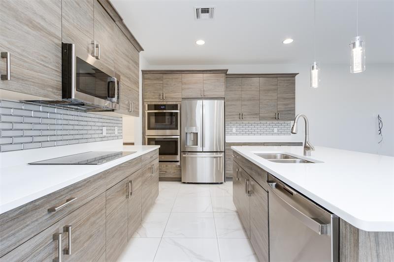 Image 6 of 59 For 10124 Brickhill Dr  10124