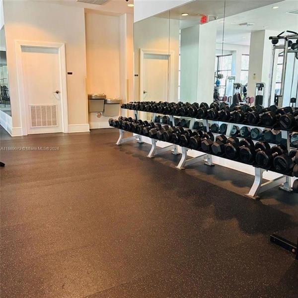 Image 32 of 37 For 600 Las Olas Blvd  502