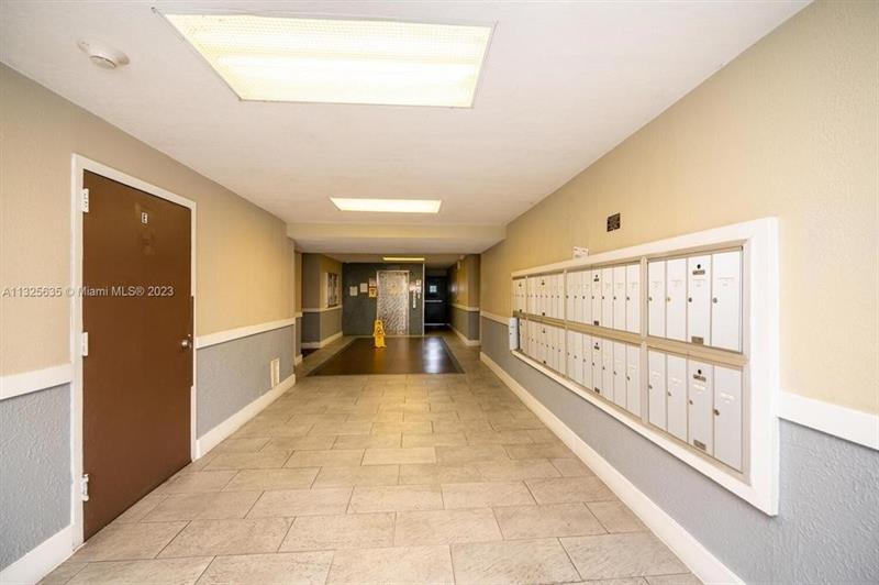 Image 11 of 11 For 488 165th Street Rd  309b