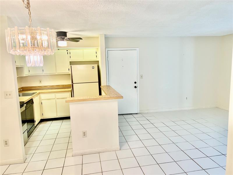 Details for 9384 Belfort Cir  101, Tamarac, FL 33321