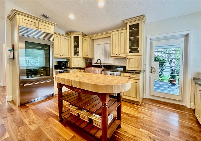 Image 11 of 30 For 16271 La Costa Dr
