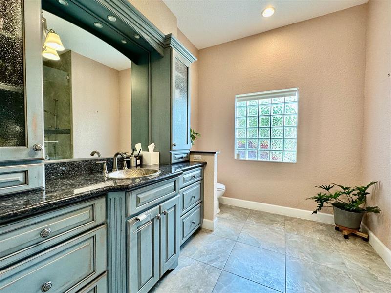 Image 15 of 30 For 16271 La Costa Dr
