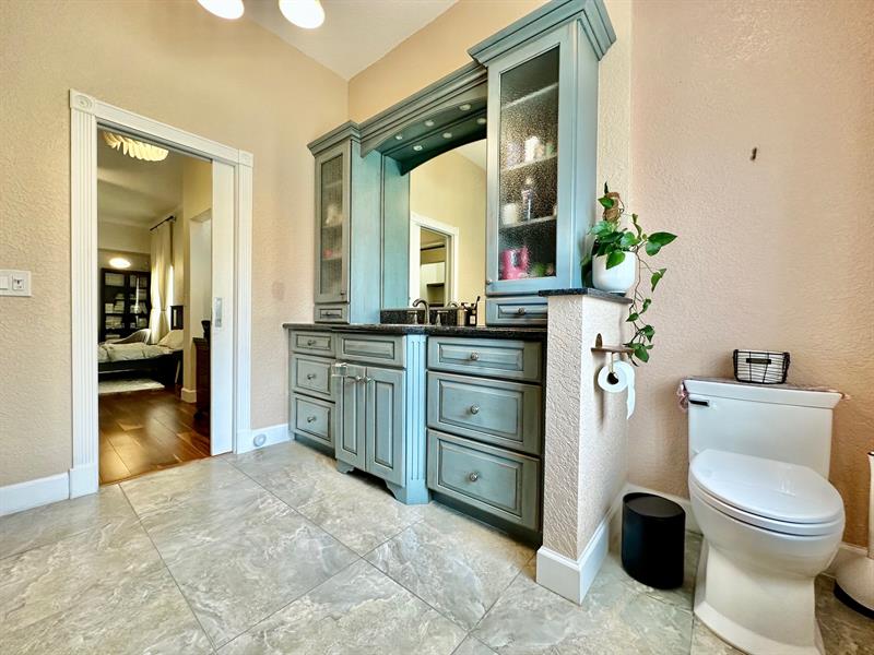 Image 16 of 30 For 16271 La Costa Dr