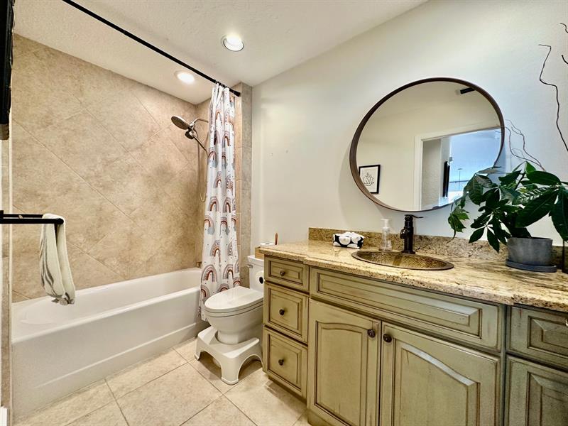 Image 20 of 30 For 16271 La Costa Dr