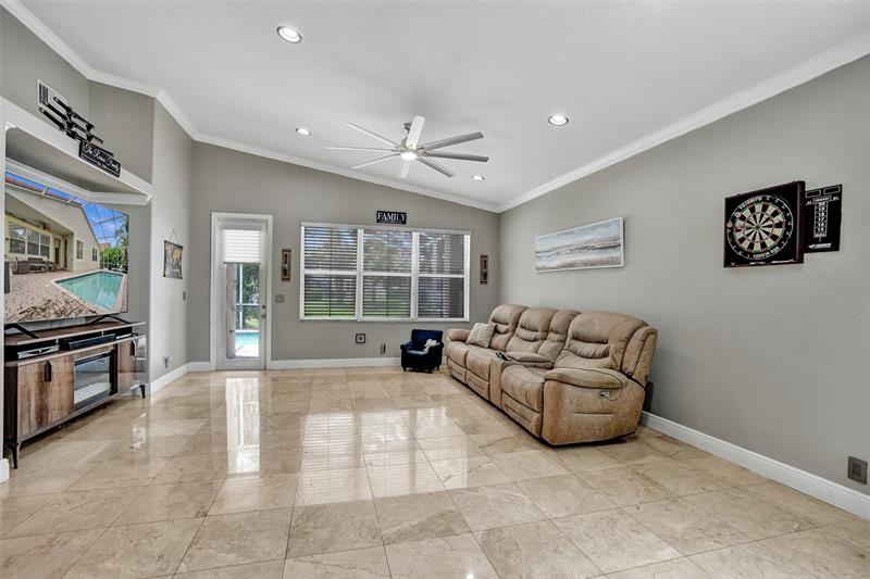 Image 40 of 88 For 5445 122 Dr  
