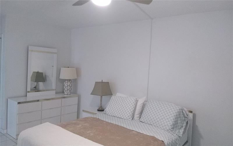 Image 10 of 21 For 465 Paradise Isle Blvd  207