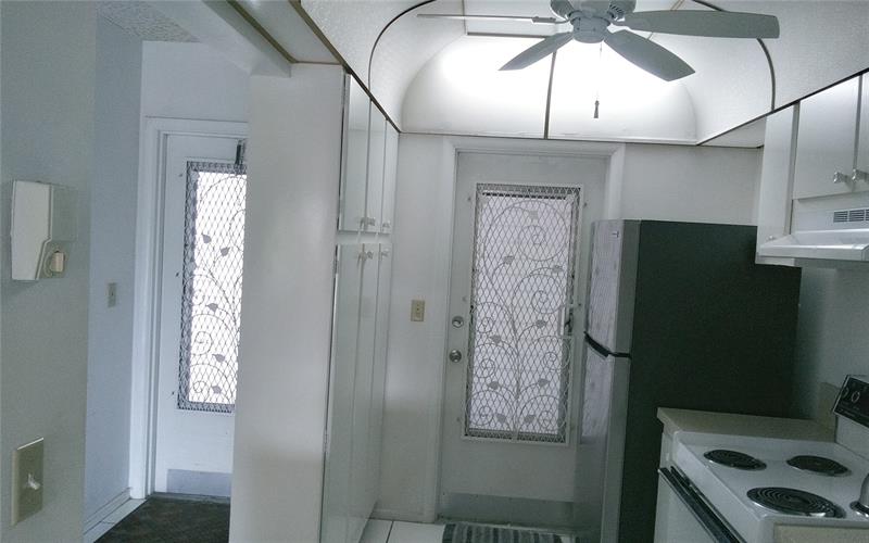 Image 9 of 21 For 465 Paradise Isle Blvd  207