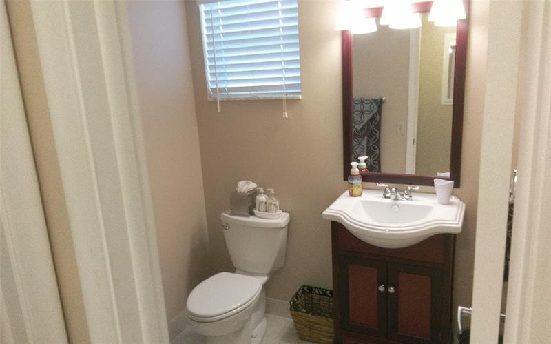 Image 30 of 63 For 206 10th St  406