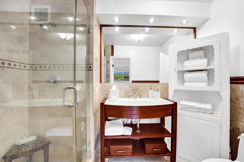 Image 20 of 36 For 818 4th St  202